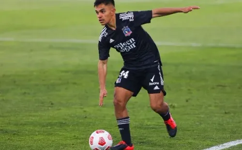 Vicente Pizarro se ha transformado en una de las figuras de Colo Colo. Foto: Agencia Uno