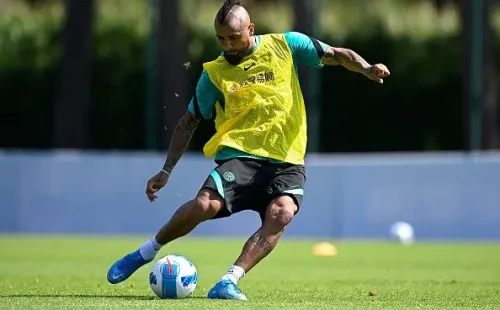 Arturo Vidal lucha por quedarse en el Inter de Milán.