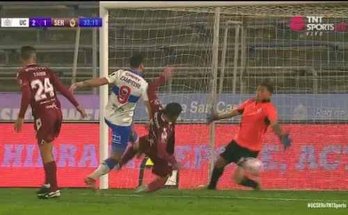 Zampedri no se cansó de buscar y puso el 2-1 para la UC a los 33′ (FOTO: TNT SPORTS)