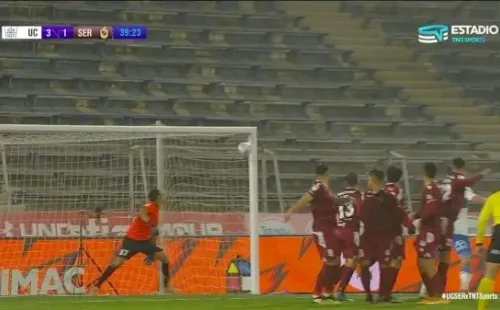 A los 39′ Marcelino Núñez sacó un tiro libre precioso para el 3-1 de la franja (FOTO:TNT SPORTS)