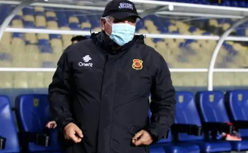 El DT está acusado por una supuesta agresión contra un comunicador de Talca.