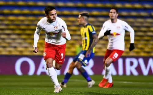 Artur fue la gran figura, anotando un triplete y asistiendo en el otro gol de Bragantino. Foto: Conmebol