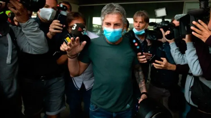 Jorge Messi confirmó en el aeropuerto que su hijo fichará en PSG(FOTO: Olé)