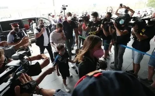 La familia Messi ya viaja rumbo a Francia(FOTO: Olé)