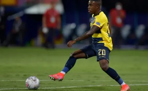 Sebastián Méndez es uno de los descartados ante Chile en la segunda fecha. Foto: Getty Images