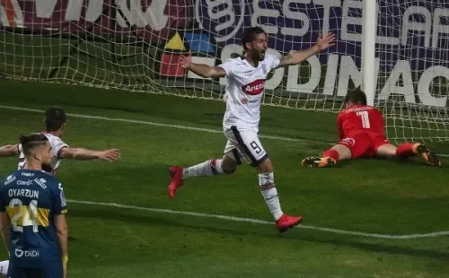 Sosa fue la gran figura, anotando el doblete del triunfo de Melipilla ante Everton. Foto: Agencia Uno