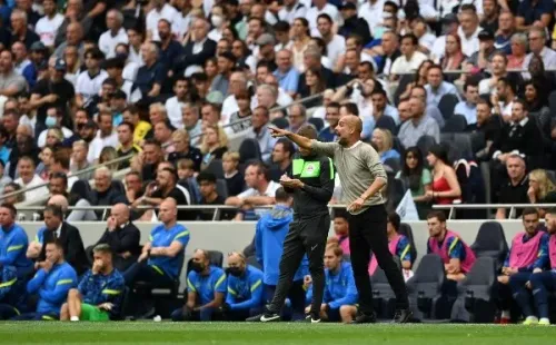 Guardiola y el City comenzaron la defensa del título con una derrota ante los Spurs.