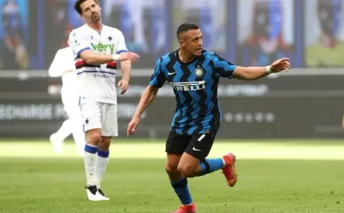 Alexis Sánchez puede tener un nuevo delantero en el ataque. (Foto: Getty Images)