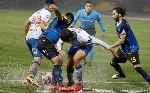 La UC cayó ante Huachipato y no pudo recuperar terreno en la tabla, donde actualmente milita cuarta.