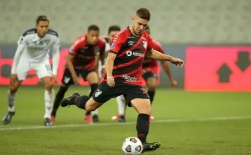 Bissoli anotó el otro doblete para la clasificación de Paranaense. Foto: Getty Images