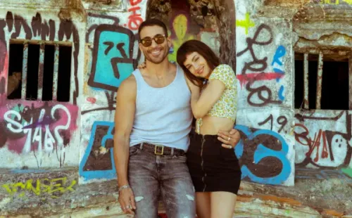 La Casa de Papel 5:René (Miguel Ángel Silvestre) junto a Tokio (Úrsula Corberó).