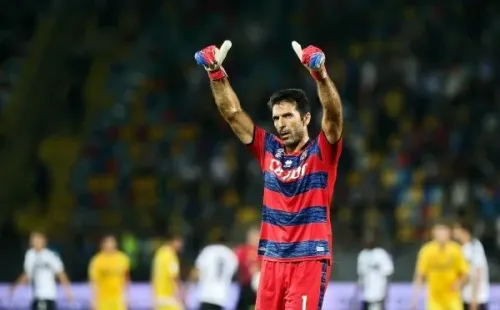 Buffon recibió el cariño de la afición. (Foto: Parma)