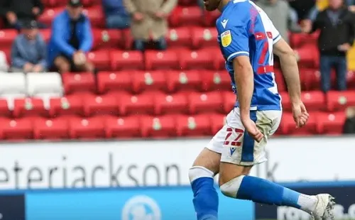 Brereton definió a arco vacío. (Foto: @Rovers)