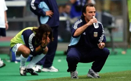 Marcelo Bielsa vivió uno de los momentos más duros de su carrera en el Mundial 2002. (Foto: Getty Images)