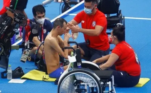 Alberto Abarza se quedó con su serie y avanzó a la final de los 100 metros espalda. Foto: IND