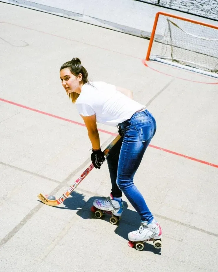 Cata Flores, jugadora de la selección chilena de hockey patín y de Benfica de Portugal