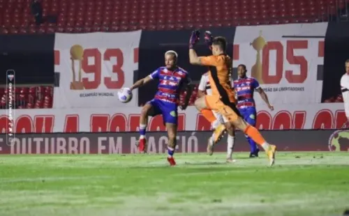 Fortaleza luchó y consiguió un agónico empate ante Sao Paulo. Foto: Fortaleza