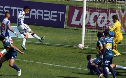 Byron Nieto abrió el marcador ante Everton. Foto: Agencia Uno