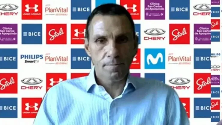 Gustavo Poyet, entrenador uruguayo de Universidad Católica