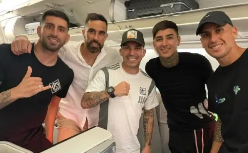Los seleccionados que militan en el extranjero ya están viajando a nuestro país para sumarse a La Roja.
