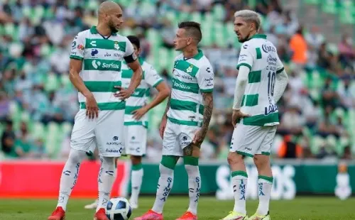 Diego Valdés tuvo una noche de dulce y agraz con el Santos Laguna. Foto: JamMedia