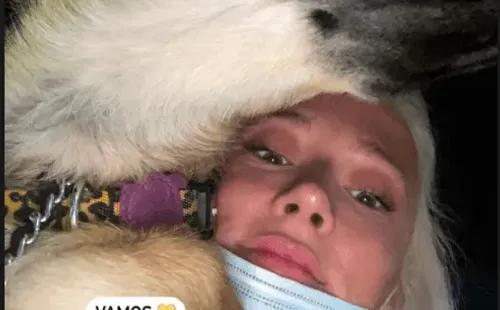 Vesta Lugg rompe en llanto y vive dramática situación con aerolínea.(3)