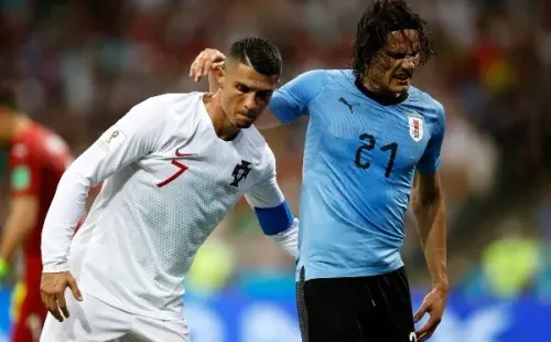 Edinson Cavani le cede el número 7 a Cristiano Ronaldo. (Foto: Getty Images)