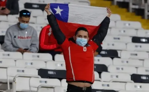 Los hinchas de la Roja de regreso al estadio. (Foto: Agencia UNO)