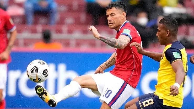 Charles Aránguiz, mediocampista de Bayer Leverkusen y la selección chilena