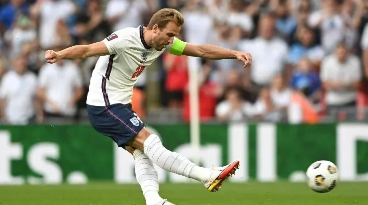 Harry Kane ingresó desde la banca y anotó de penal frente a Andorra. Foto: Getty Images.