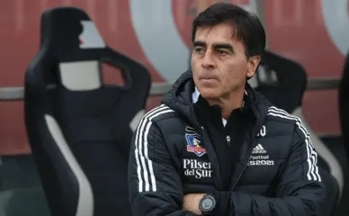 Gustavo Quinteros deberá buscar reemplazante para Emiliano Amor (Agencia Uno)