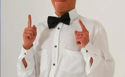 El apodo de El Poeta es por un parecido a humorista de Morandé con Compañía.