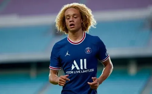 Xavi Simons debió regresar al PSG. (Foto: Getty Images)