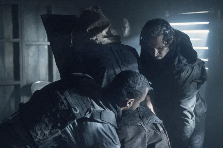 Daryl y Perro corren peligro en el próximo adelanto de The Walking Dead.(14)