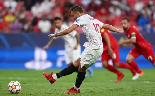 Ivan Rakitic aprovechó el penal de Sevilla y la mandó a guardar. (Foto: Getty Images)