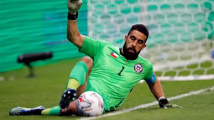 El fútbol chileno espera el regreso de Claudio Bravo