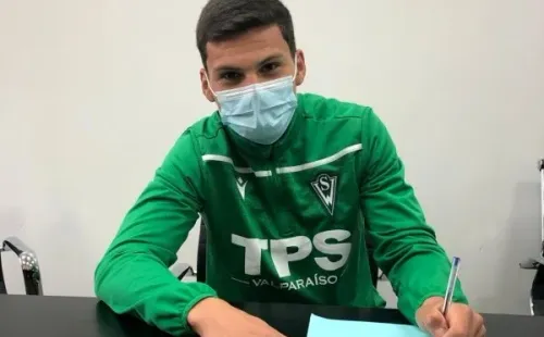 Cepeda estampó su firma este miércoles con el club de su vida.