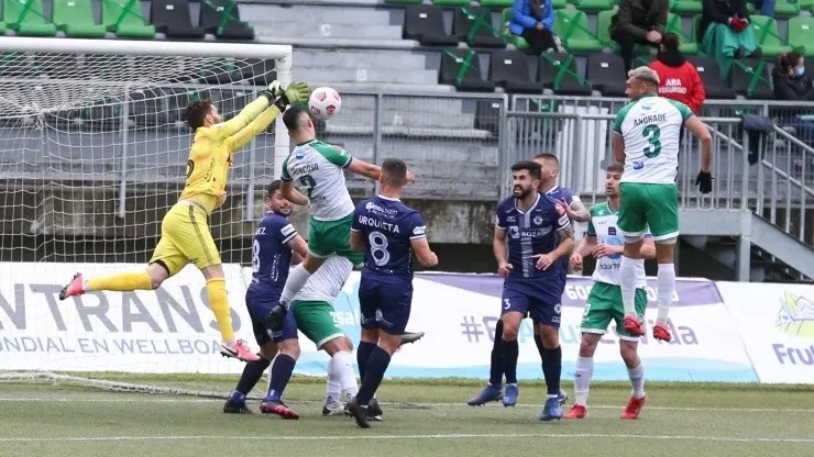 Deportes Santa Cruz es candidato en la Primera B del fútbol chileno
