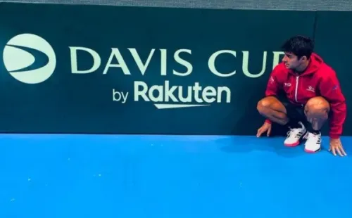 Cristian Garin le dio el primer punto a Chile en la serie de Copa Davis ante Eslovaquia. Foto: @garincris