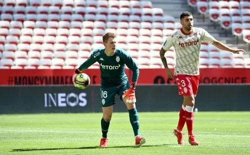 Maripán no pudo terminar el duelo de Mónaco contra Niza.