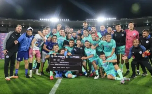 Godoy Cruz festejó la clasificación a cuartos de final de Copa Argentina frente a Racing.
