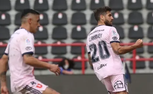 Joaquín Larrivey llega al Superclásico como el máximo goleador del Campeonato Nacional. (Foto: Agencia Uno)