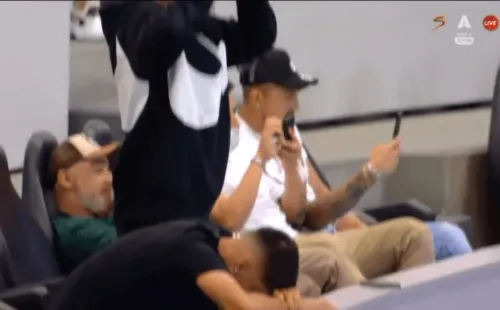 Vidal se paró, gritó, empuño la mano y le pagó la baranda en el dramático final del partido entre Inter y Atalanta.