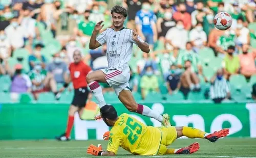 Claudio Bravo vuelve a la carga por Europa League.