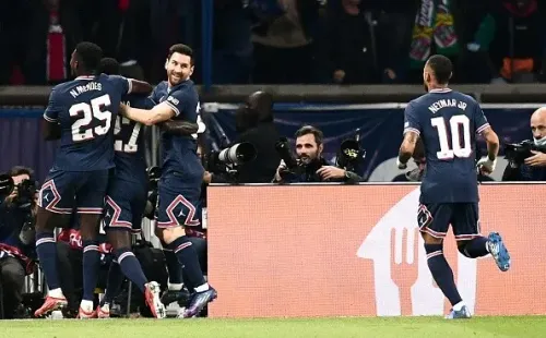 PSG celebra el 1-0 parcial contra Macnchester City.