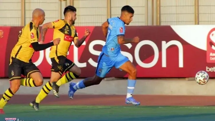 Coquimbo Unido igualó sin goles con Coquimbo Unido