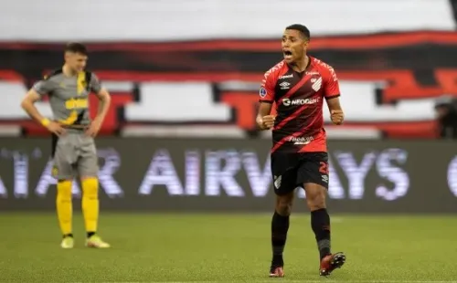 En Copa Sudamericana también habrá final entre brasileños con Athletico Paranaense ante RB Bragantino. (Foto: Getty Images)