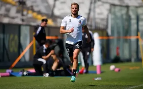 Christian Santos se pone a tono para su debut en Colo Colo. Foto: Colo Colo