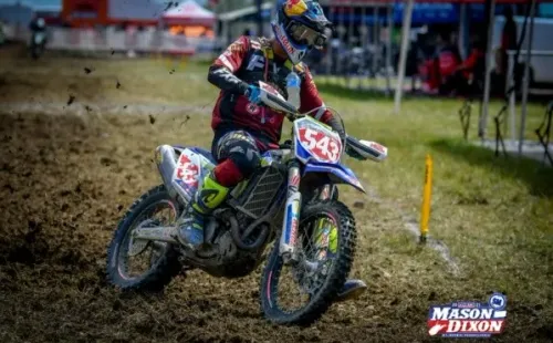 El oriundo de Talca se vio cómodo en su nuevamoto de 250 cc.