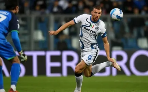 Edin Dzeko fue vital en el Inter. A solo un minuto de haber entrado a la cancha, anotó el gol del empate ante Sassuolo. Foto: Getty Images